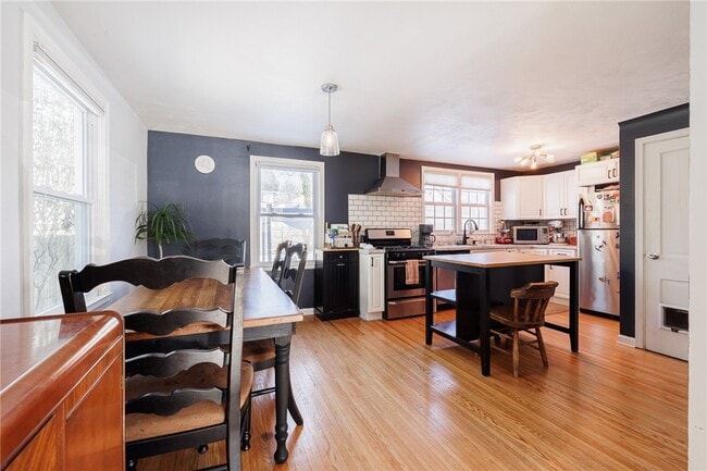 Building Photo - 206 Farmington Rd