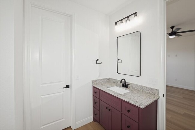 Building Photo - 10424 Tierra Santa Dr