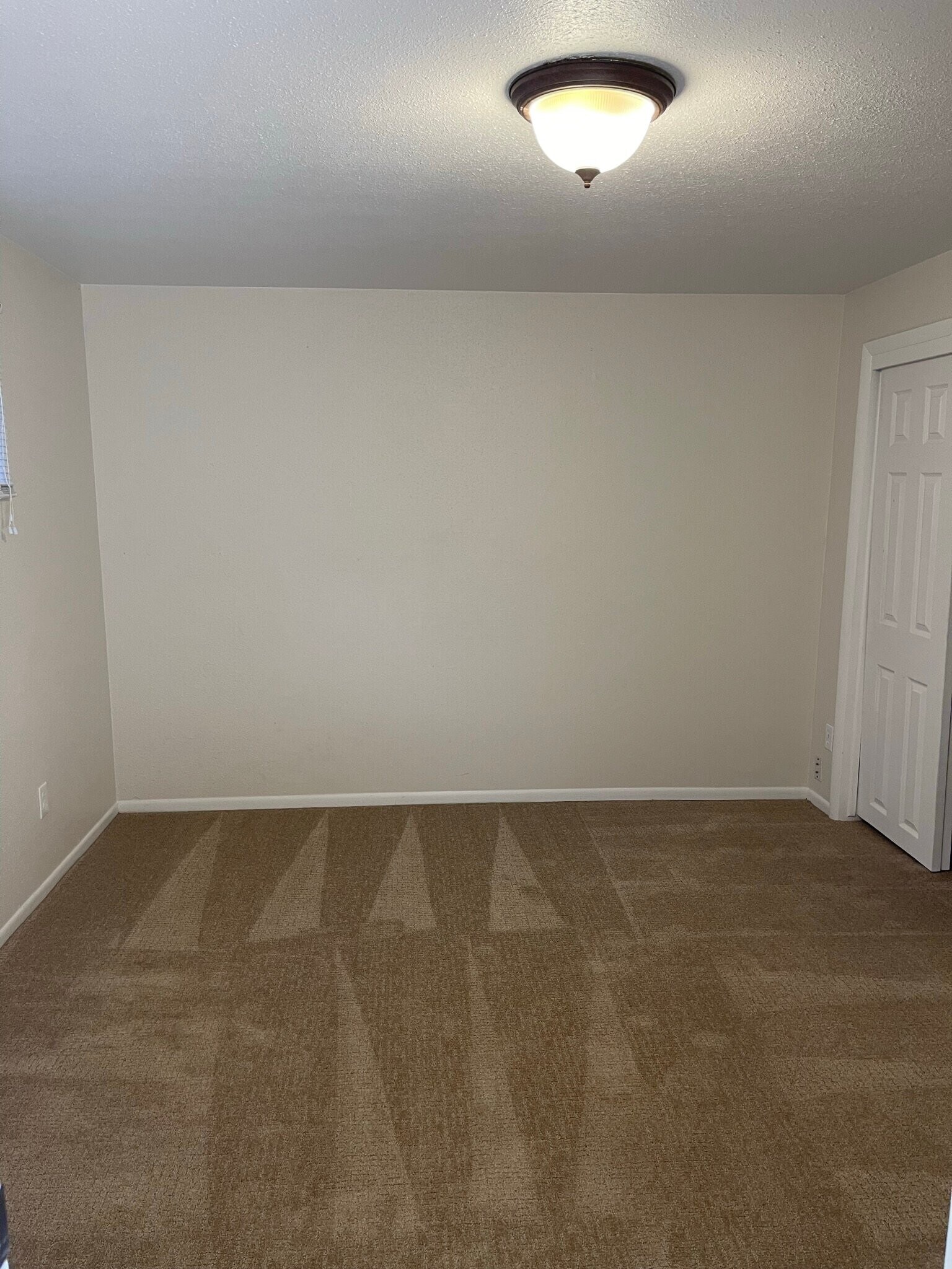 Building Photo - 2640 Villa Loma Dr
