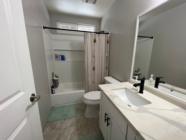Building Photo - For Rent - [Laulani Trades] 91-1001 Keaunu...