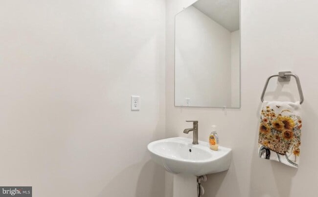 Building Photo - 45455 Concord Wy