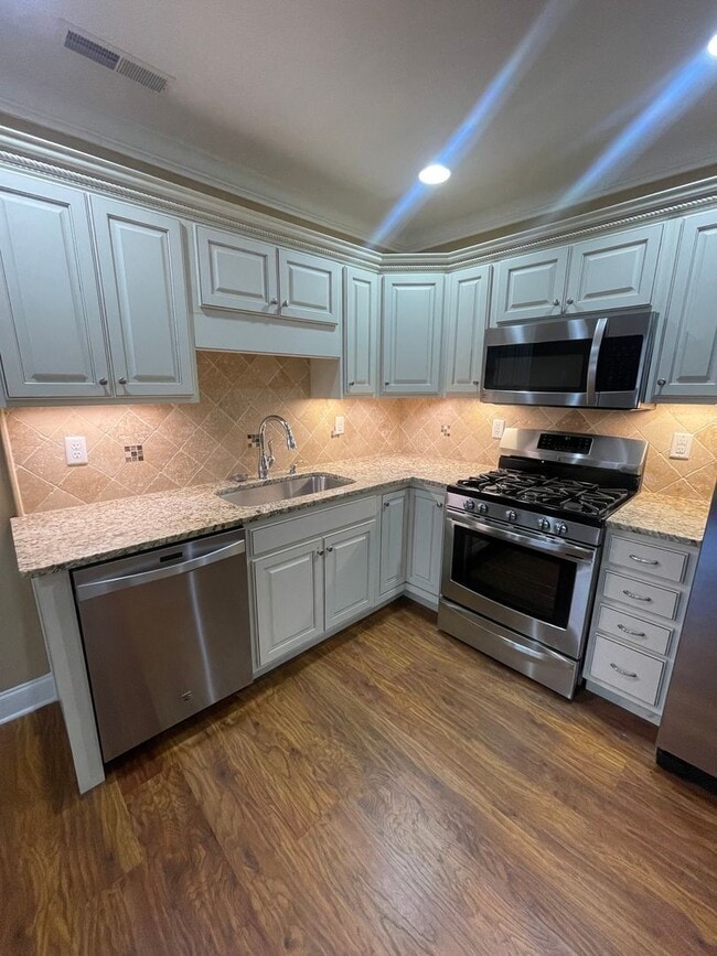 Building Photo - 4 Bedroom Soddy Daisy Rental Property with...