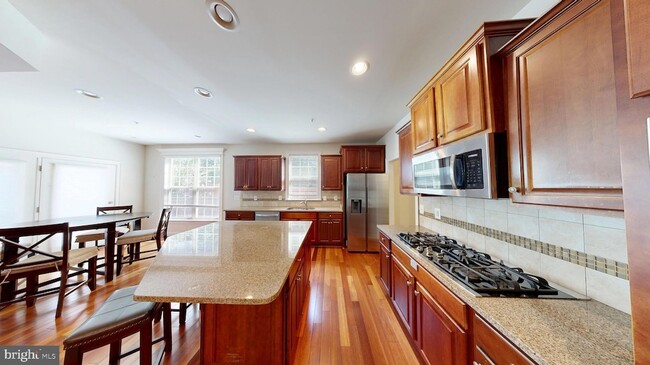 Building Photo - 3041 Moore Ln