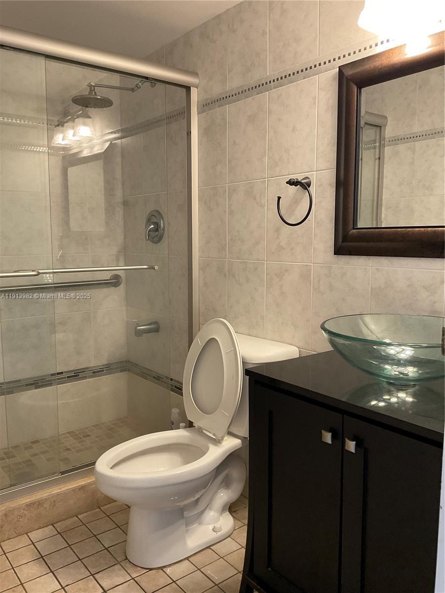 Building Photo - 2049 S Ocean Dr