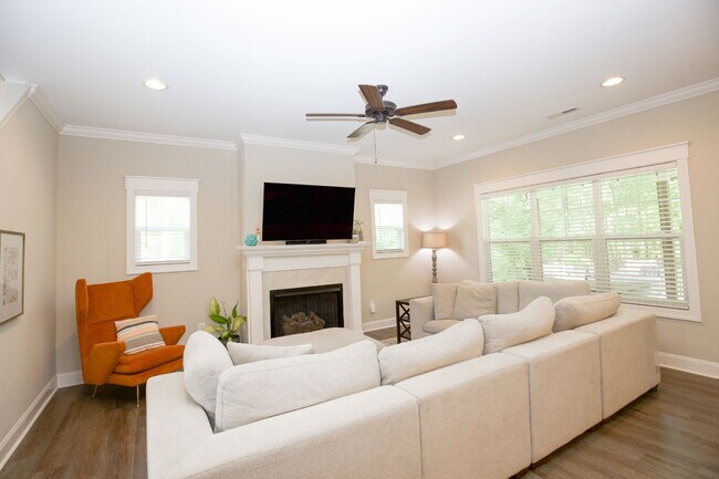 Building Photo - "Charming 4-Bedroom Retreat with Fireplace and 3 Full Baths in Aberdeen!"