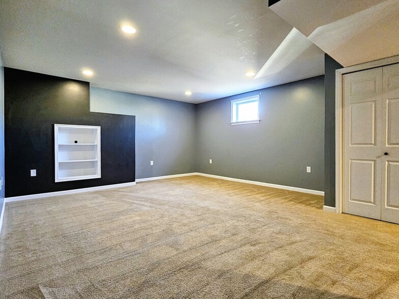 Building Photo - 21 Granite Dr