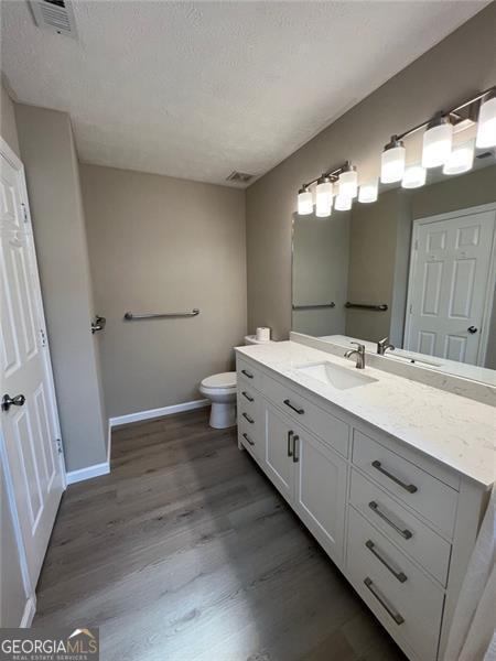 Building Photo - 2717 Lake Park Ridge W