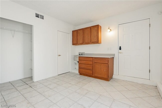 Building Photo - 3969 Manford Cir