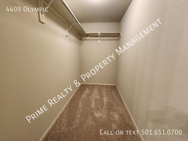 Building Photo - 4409 Olympic-