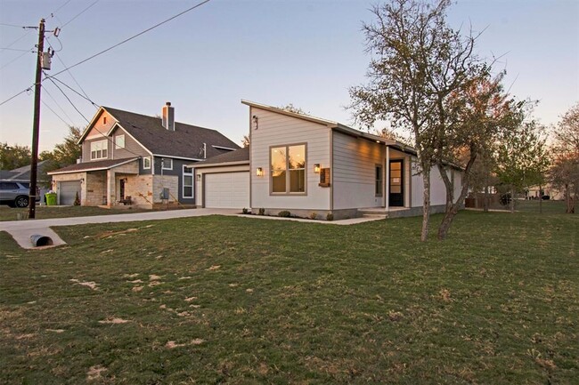 Building Photo - 346 Nene Ln