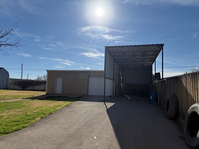 Building Photo - 15 N Broken Bow Cir