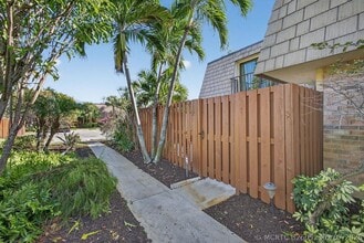 Building Photo - 112 Ocean Cove Dr