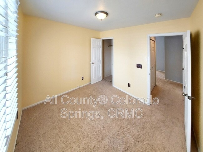 Building Photo - 4182 Pioneer Creek Dr