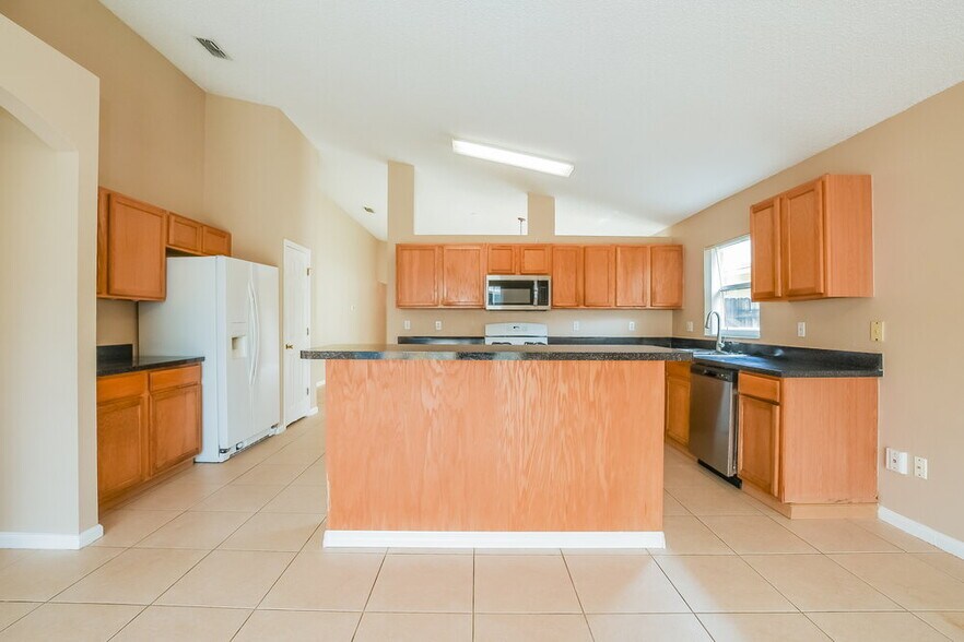 Building Photo - 2765 Falcon Crest Pl