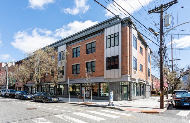 Primary Photo - 102-110 Brunswick Ave