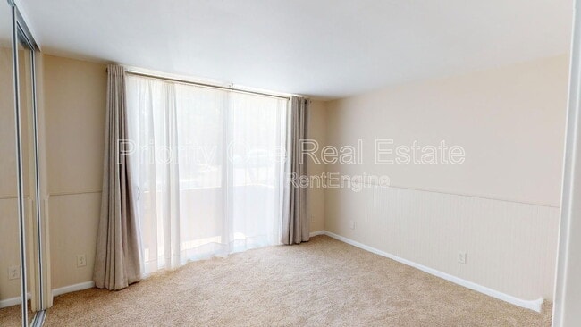 Building Photo - 4286 Fifth Ave