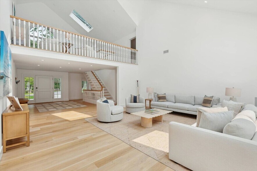 Building Photo - 28 Old Meeting House Rd