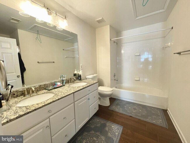 Building Photo - 14069 Madrigal Dr