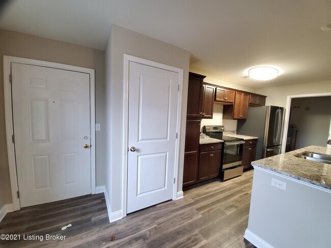 Building Photo - 3500 College Dr