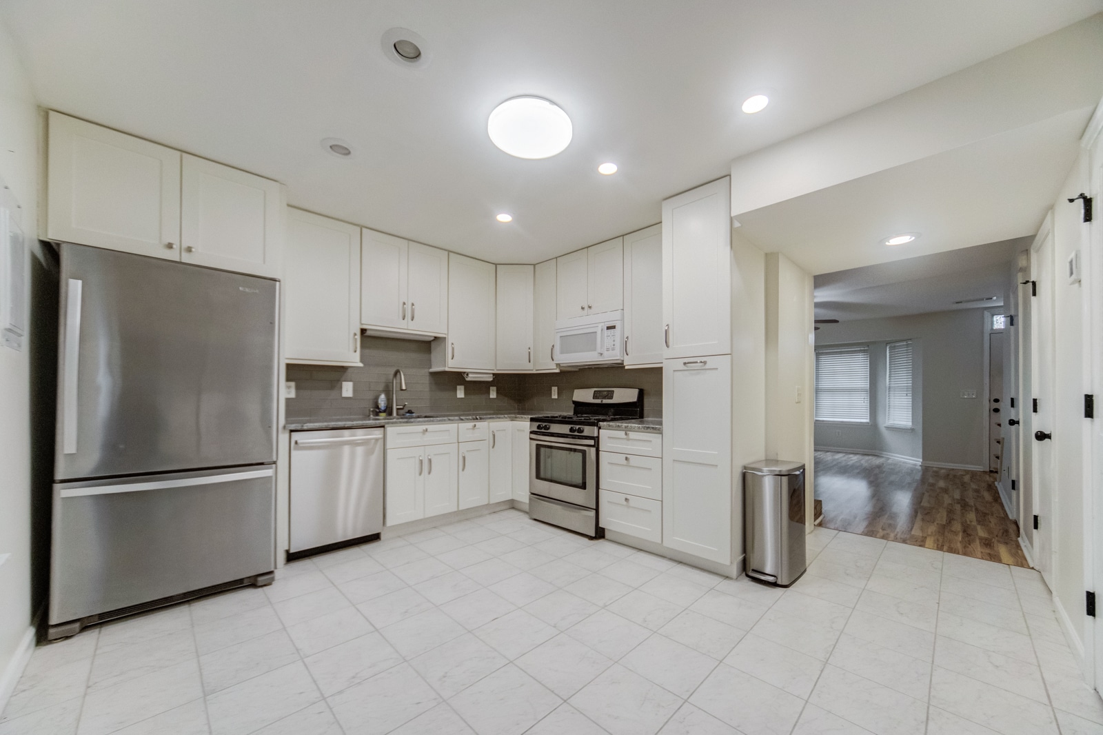 Building Photo - 250 Sanders Ferry Rd