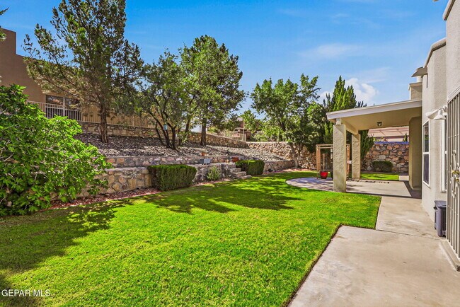 Building Photo - 6141 Loma De Cristo Dr