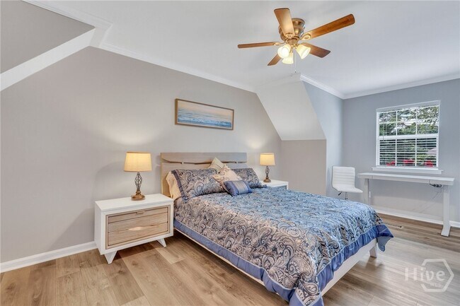 Building Photo - 11 Ropemaker Ct