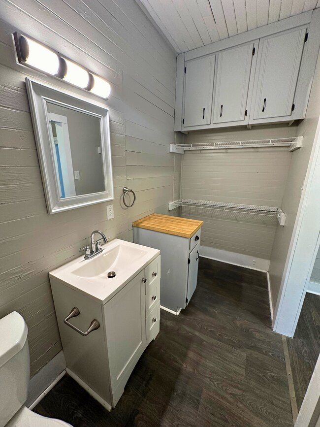 Building Photo - 970 Gorgas St