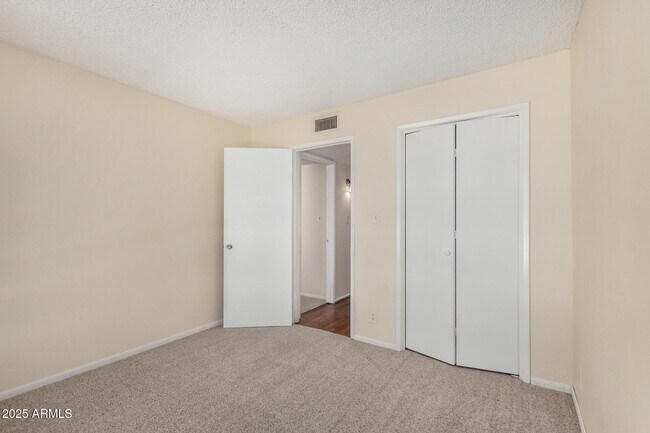 Building Photo - 16021 N 25th Dr