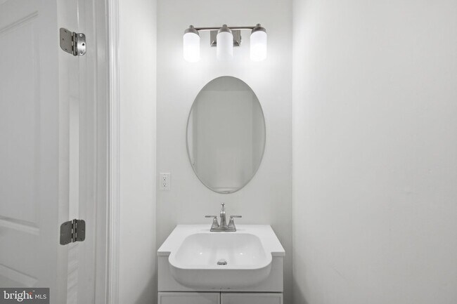 Building Photo - 2636 Lauretta Ave