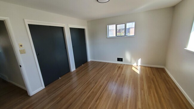 Building Photo - 5361 E Jewell Ave