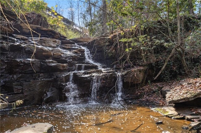 Building Photo - 6529 Beacon Dr