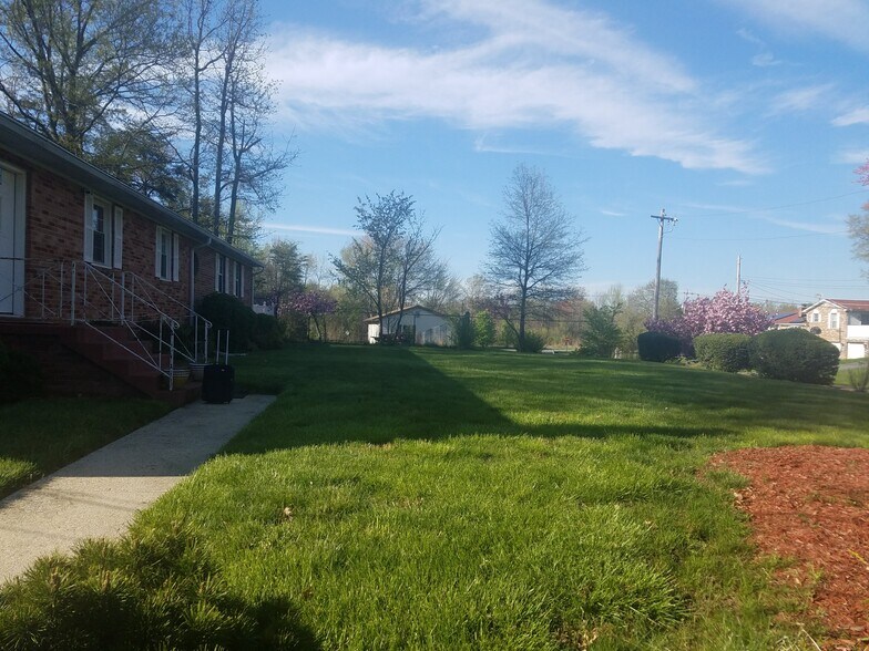 Front of house - 12809 E Shelby Ln