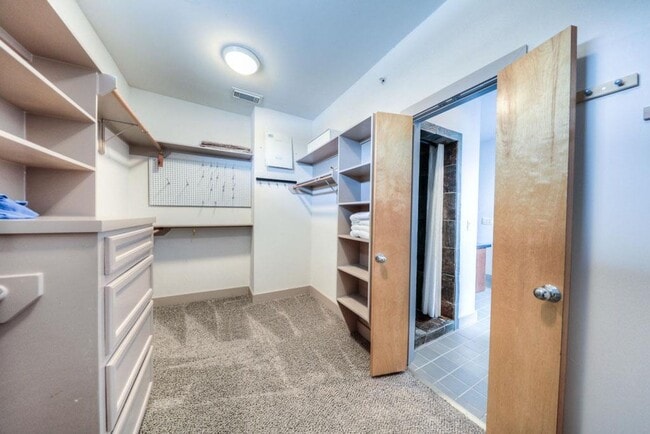 Building Photo - Well-Maintained Union Square Beauty With Skyline Views