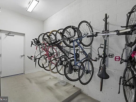 Building Photo - 989 S Buchanan St