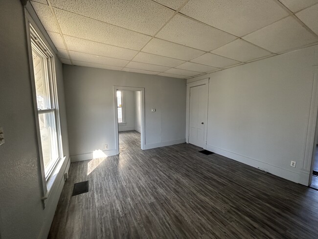 Building Photo - 505 Sheridan St