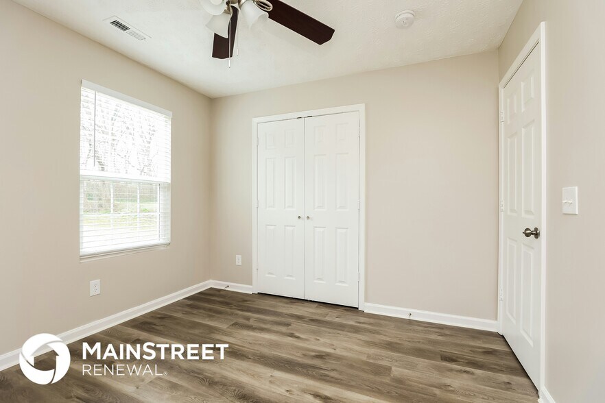 Building Photo - 242 N Blakemore Ave