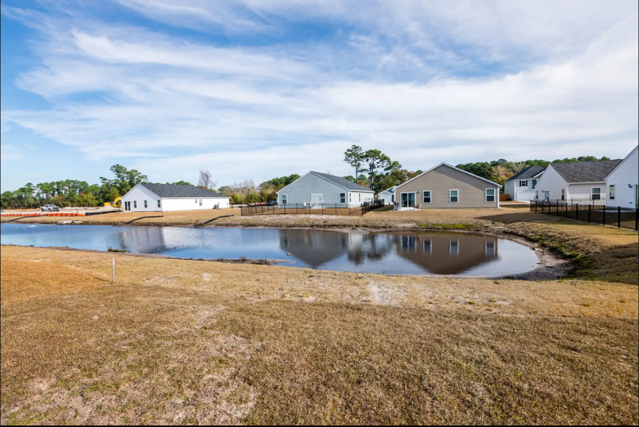 Building Photo - 4933 Abbington Oaks Way SE