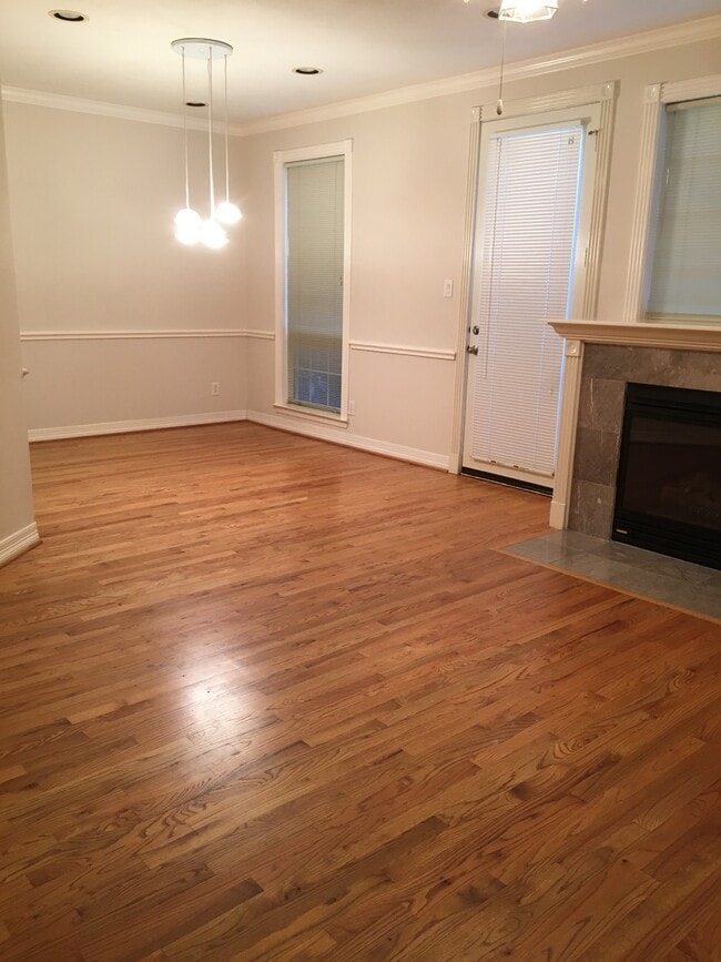 Building Photo - 6714 Montclair Dr