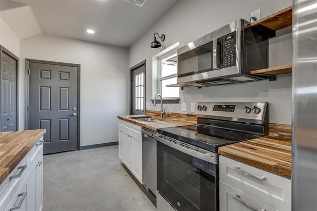 Building Photo - 12571 US-77
