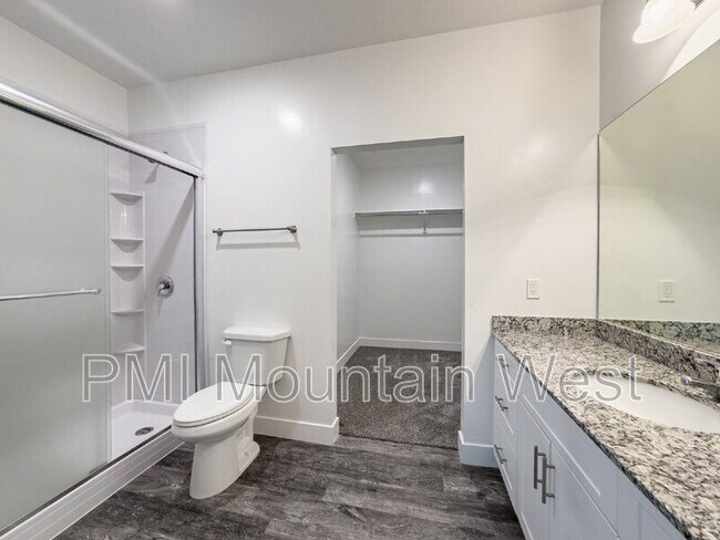 Building Photo - 875 S Depot St