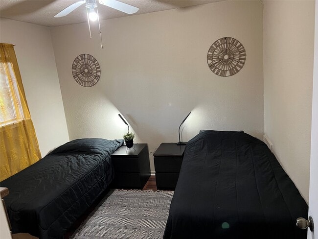 Building Photo - 5410 Greylog Dr