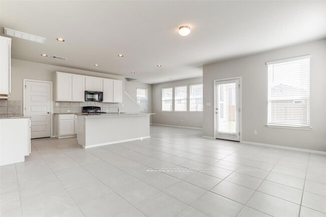 Building Photo - 140 Living Reef Dr