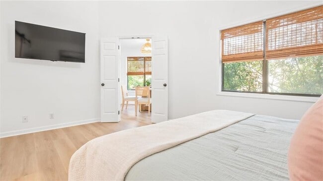 Building Photo - 512 S Harbour Oaks Dr