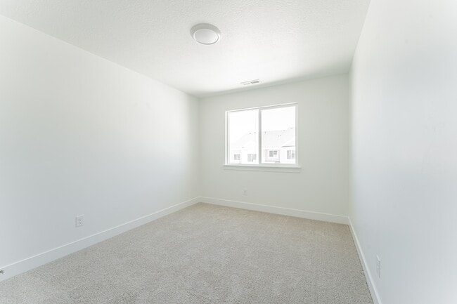 Building Photo - 732 Banner Dr