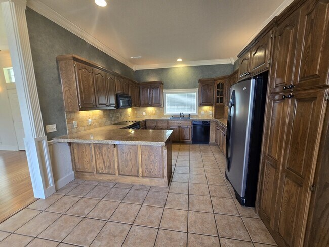 Building Photo - 15298 Wagon Wheel Cir