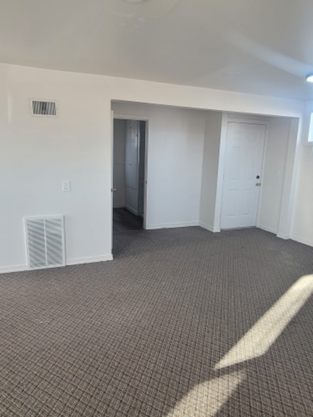 Building Photo - 308 Moore Ln