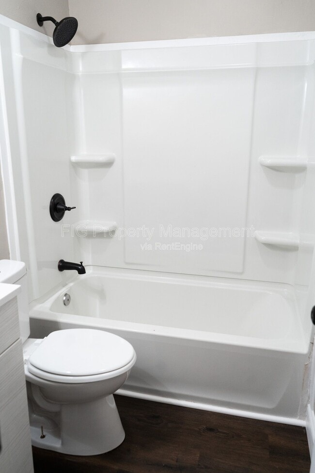 Building Photo - 1414 Chicago Ave