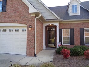 Building Photo - Clemmons-Lovely Patio Home with Sunroom