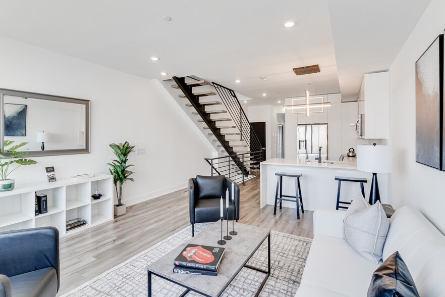 Building Photo - 2603 E Boston St