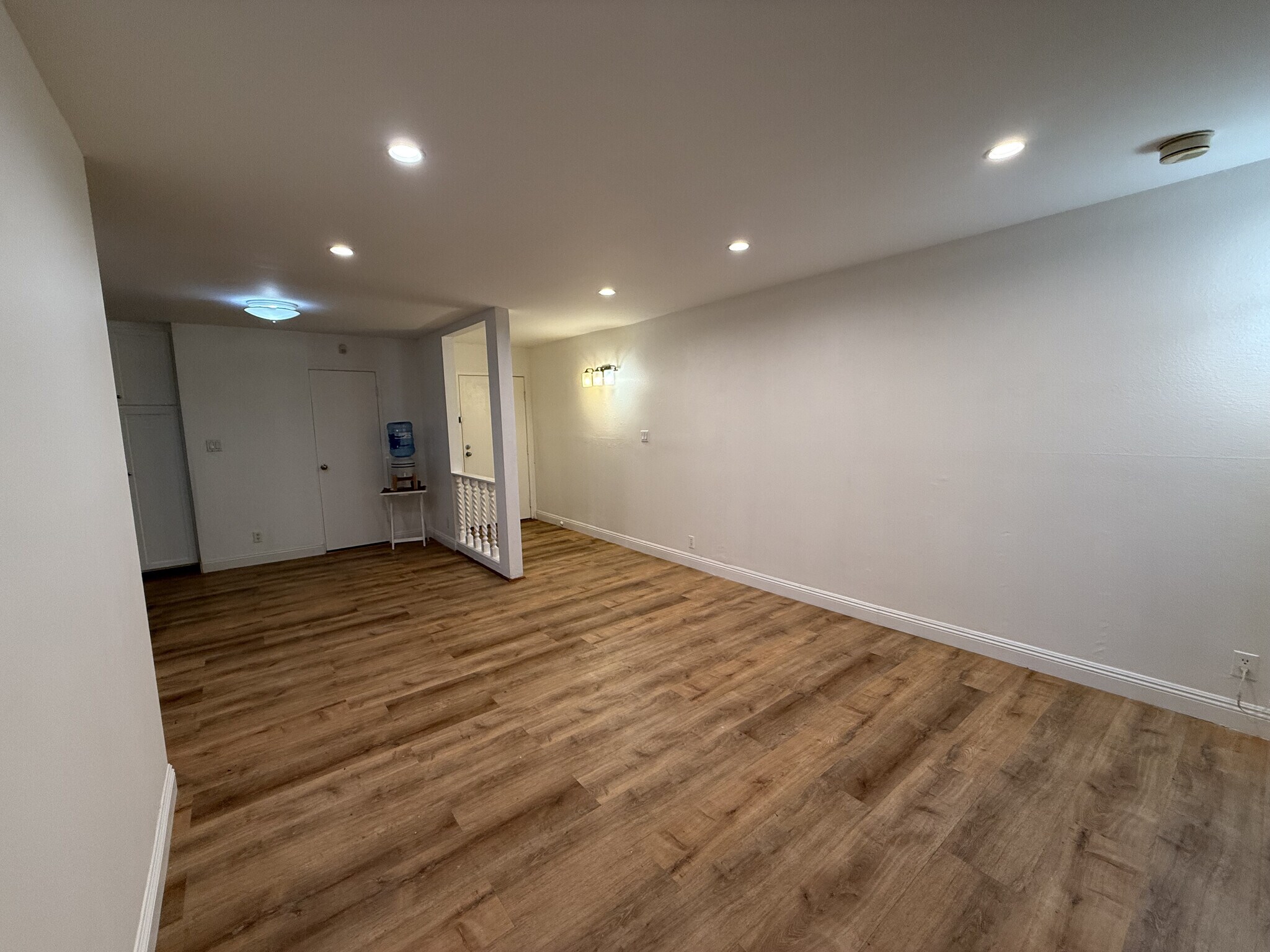 Building Photo - 439 S Catalina Ave